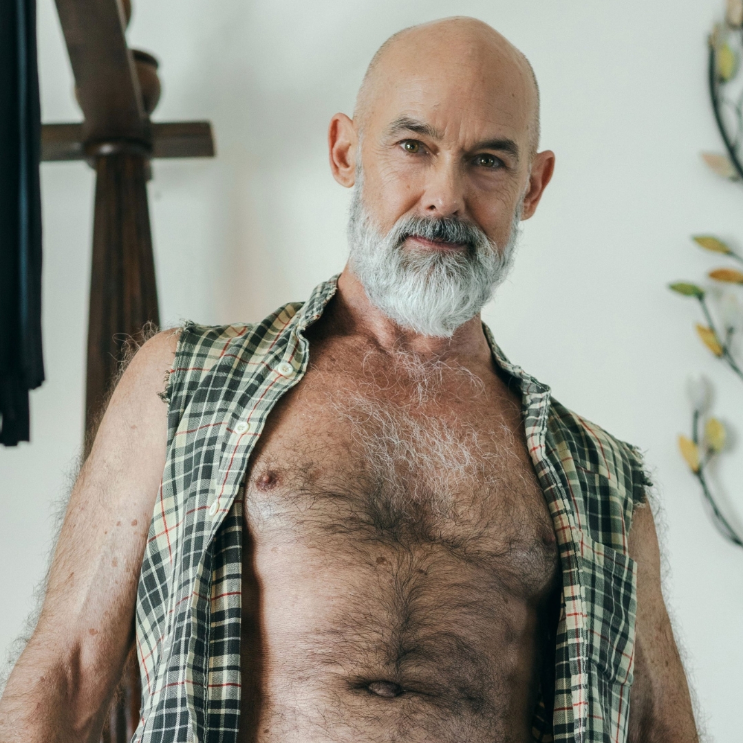 Gay - 1 (2).jpg