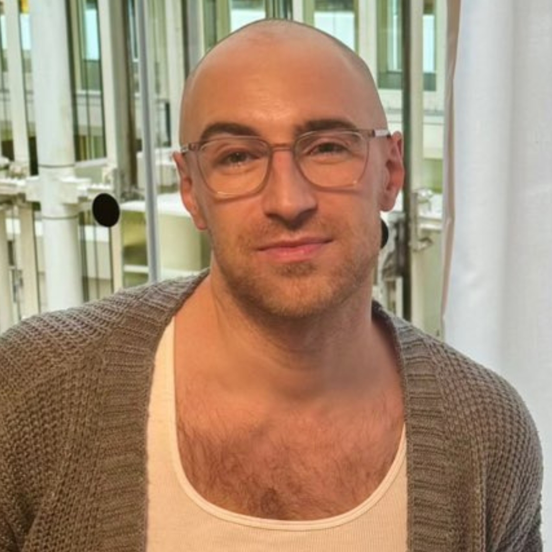 Gay - 1 (2).jpg