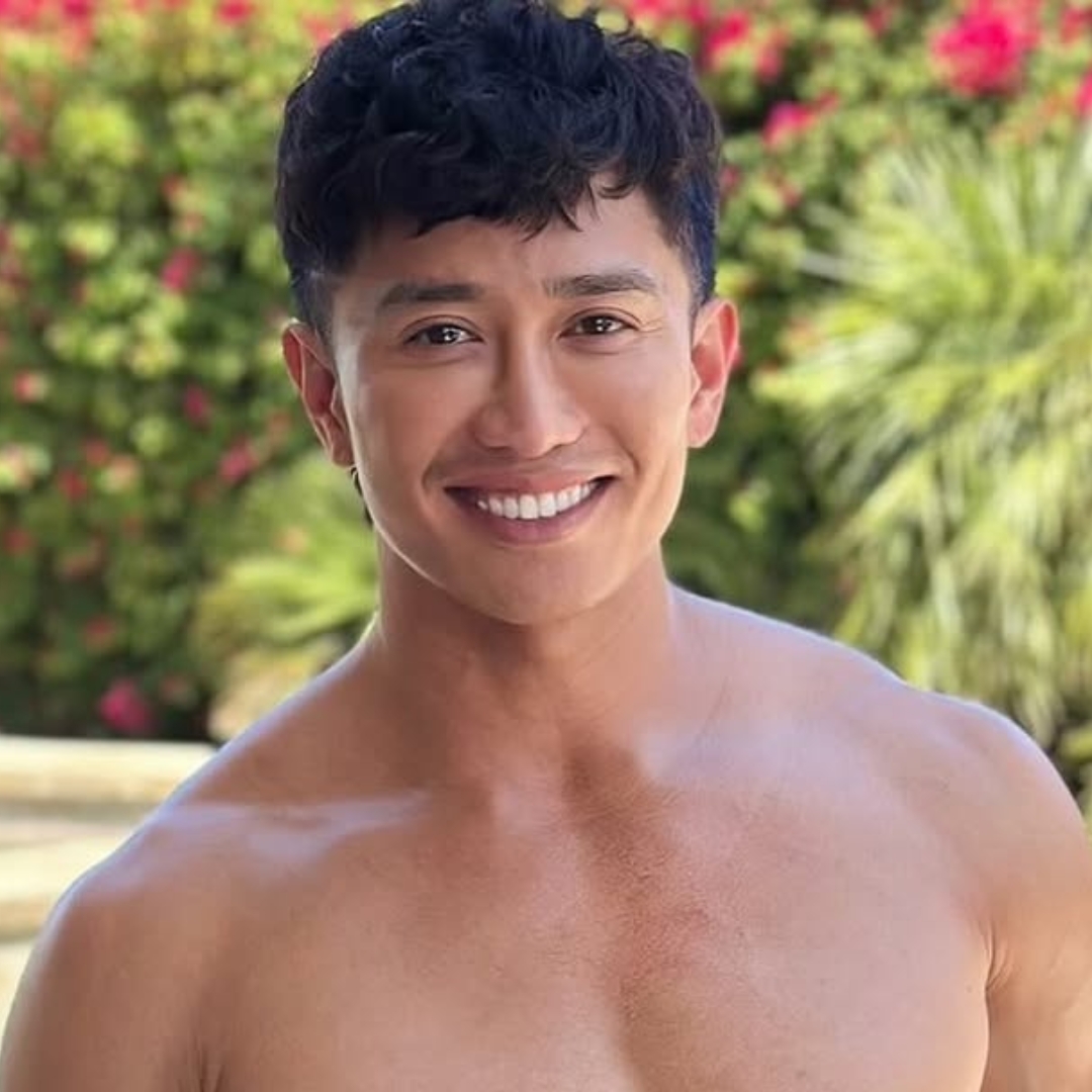 Gay - 1 (2).jpg