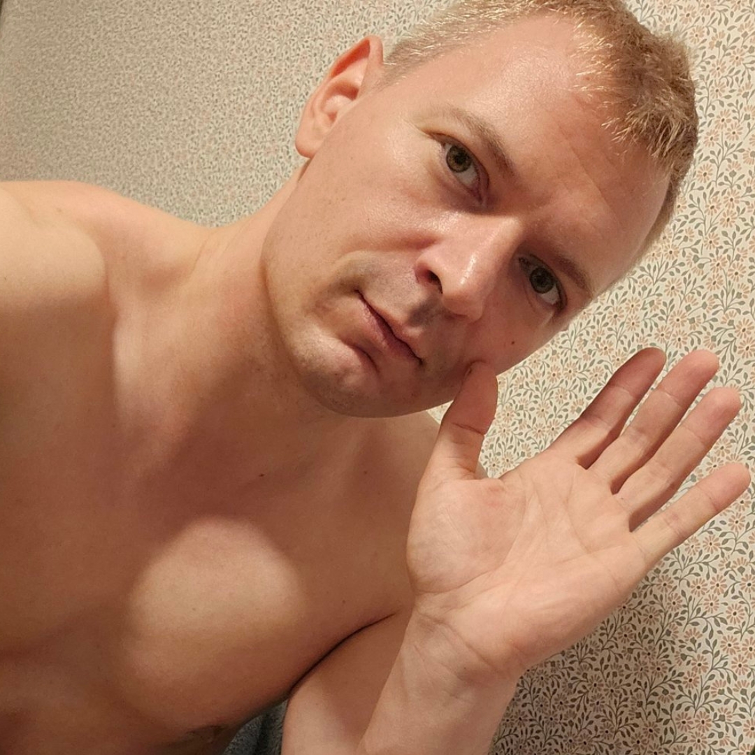 Gay - 1 (2).jpg